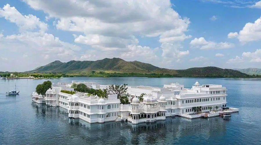 What to Expect from a Luxury Palace Hotel Stay in India